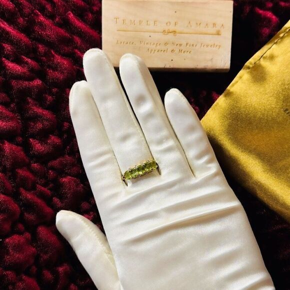 VINTAGE- 10k Gold- Natural Peridot & Diamond Ring -2 CARAT T.W- Size 10 -2.1g - Picture 6 of 16